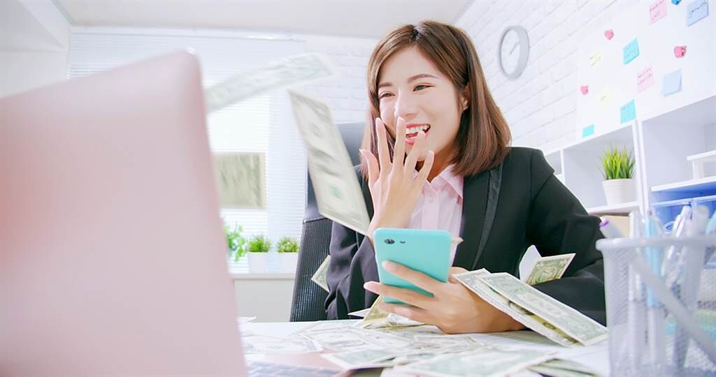 天蝎座、双子座、狮子座、射手座、双鱼座迎接年底最后一波幸运能量，第一名的双鱼座将有心想事成的好运。 （示意图／shutterstock）