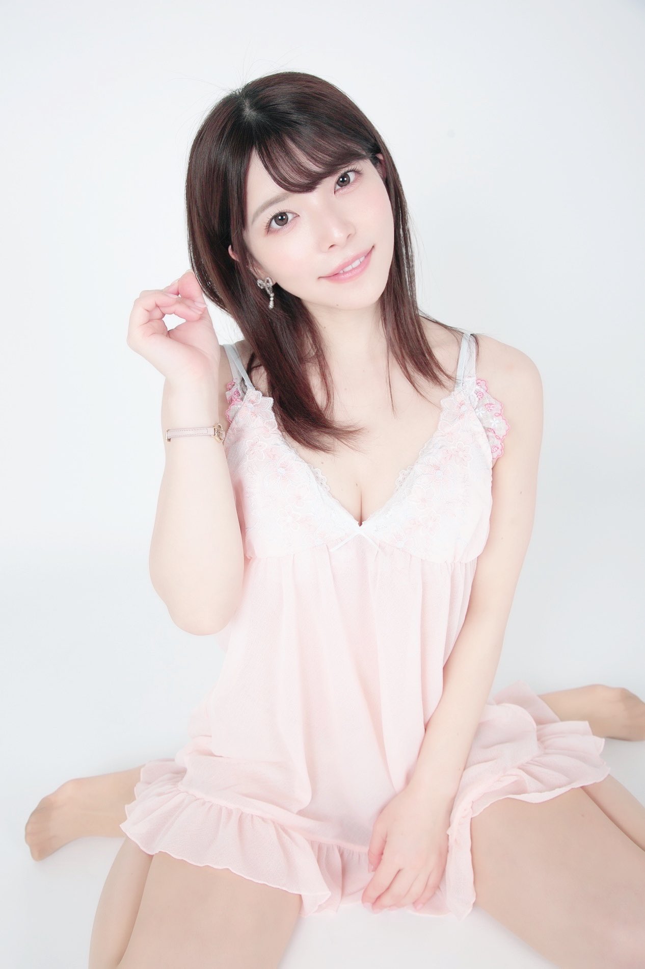 上原亚衣早期在AV 界占有一席之地。 （图片来源：上原亚衣推特）