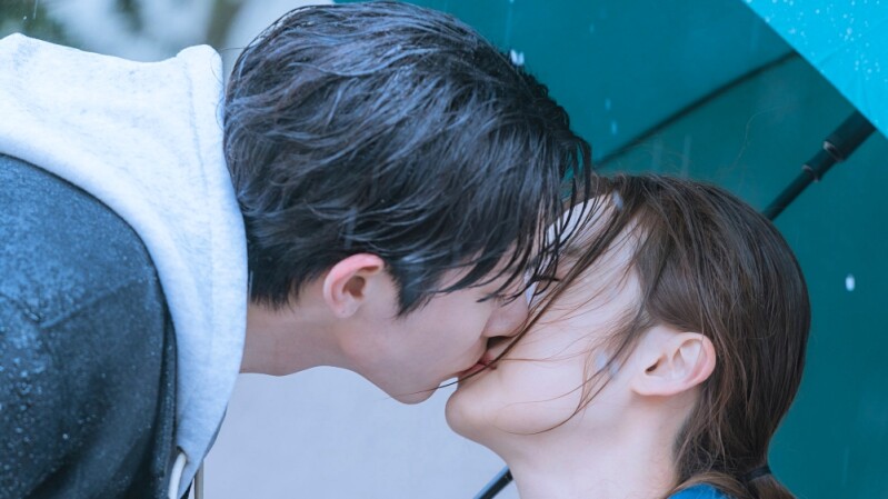 有些相遇，就是拿来错过的！ 人生的遗憾不会只有一回，却总有那么一次，将深深刻在心底。