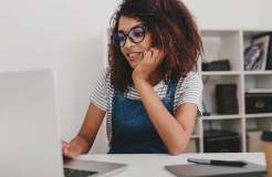 如何查看播客每集有多少下载